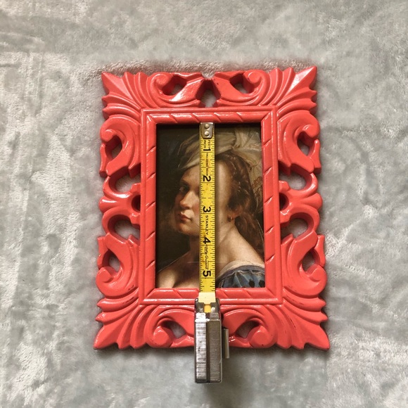 👑CLOSET CLEAR OUT👑 CROWN & PICTURE FRAME - Picture 6 of 8